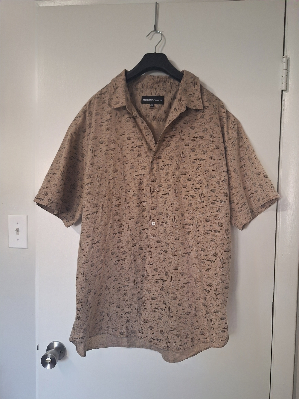 Molokai Surf Co. Men's Short-Sleeve Desert Print Tan Button-down Size 2XL